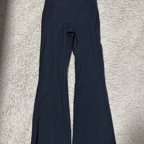 Lululemon Super High Rise Flare Pants - Size 10 - Picture 2 of 3